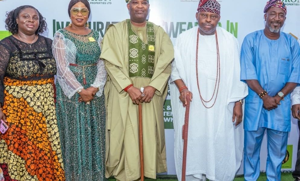 L-R: Mrs. Augustina Chuks, Chairman uptown zone, Mrs Adenike Ajobo, MD Adron Homes, Sir, Aare Adetola EmmanuelKing KOF, Chairman/GCEO Adron Homes Properties Limited, HRH, Oba Peter Oluwole Ogunbayo, Otete III, Odemo of Isara Remo, Alhaji Akeem Segun Koletowo, Chairman, Downtown Zone at the inauguration and swearing in ceremony of Adron Homes & Property Owners & Residents Association (AHPORA) EXCOs of Treasure Park & Gardens Phase 2, Downtown Estate, Shimawa Ogun State, on Sunday, 18th October, 2026 held at the Event Ground of the Estate.